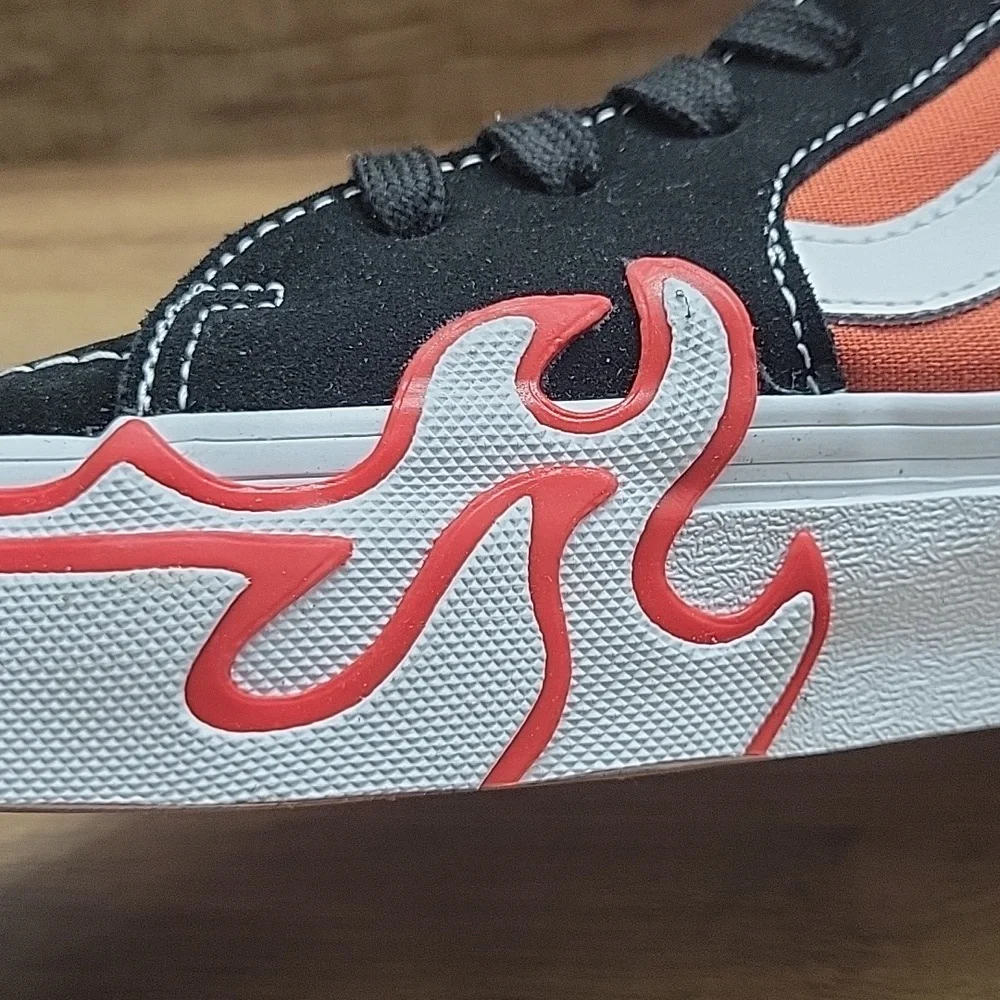 Van's SK8-Hi Flame in the box no lid authentic uper textile and leather.
